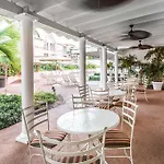 Comfort Suites Paradise Island 