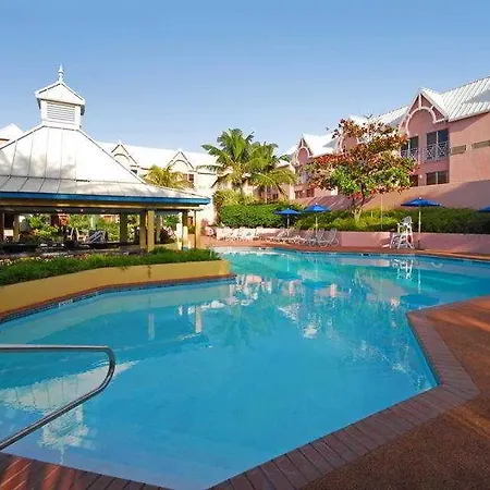 Comfort Suites Paradise Island 