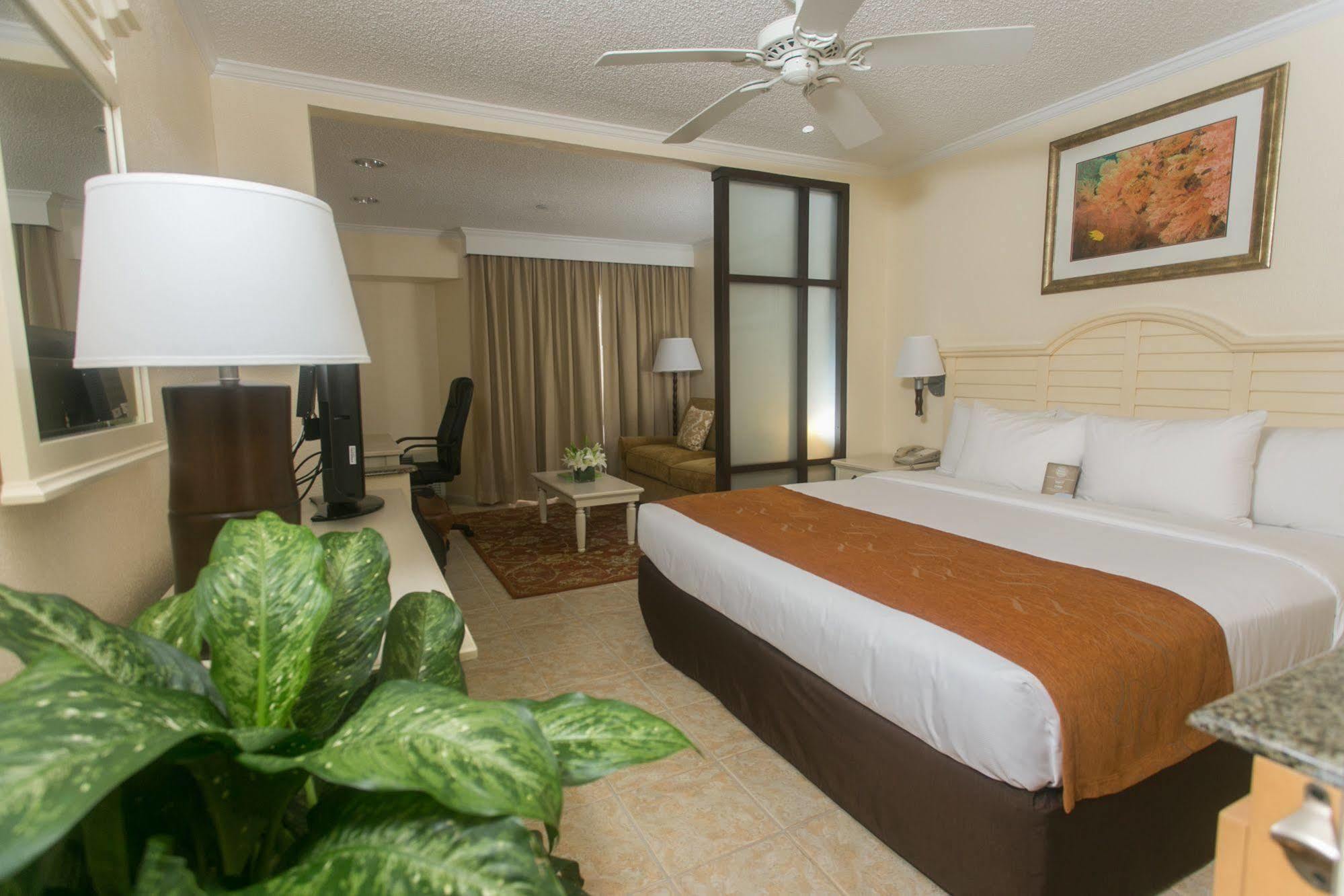 Hotel Comfort Paradise Island